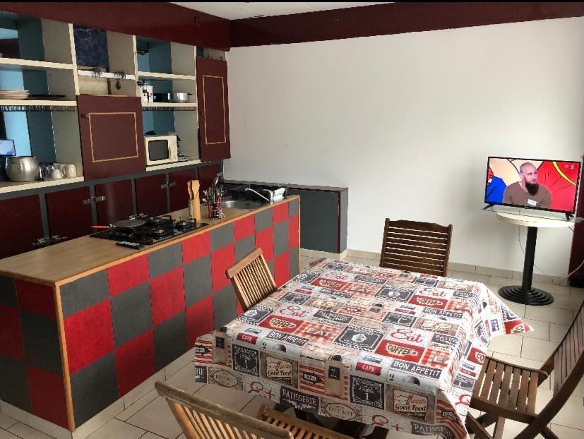 Le Studio De Tom Hirson ภายนอก รูปภาพ