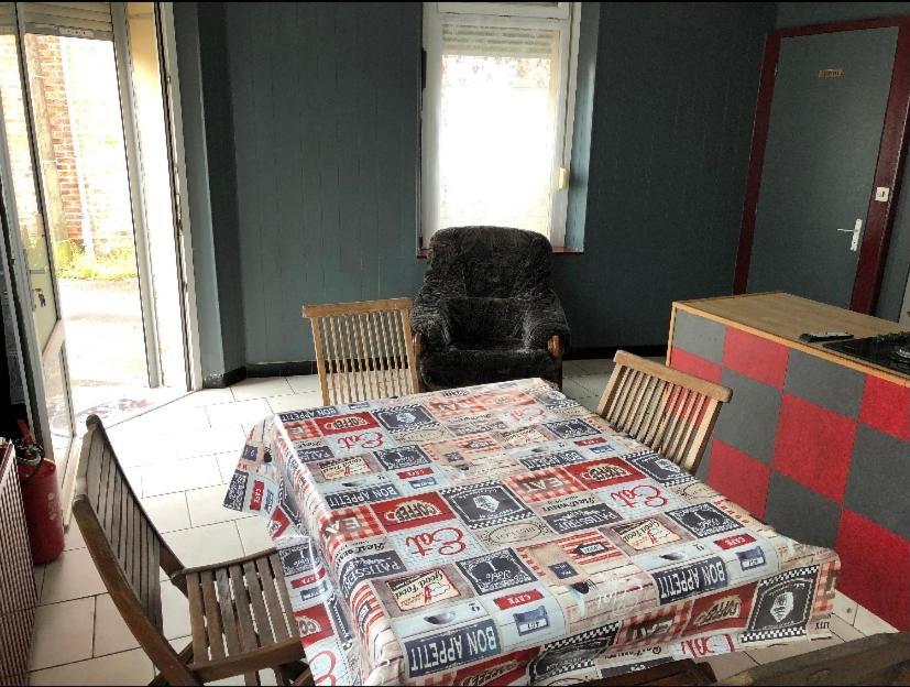 Le Studio De Tom Hirson ภายนอก รูปภาพ